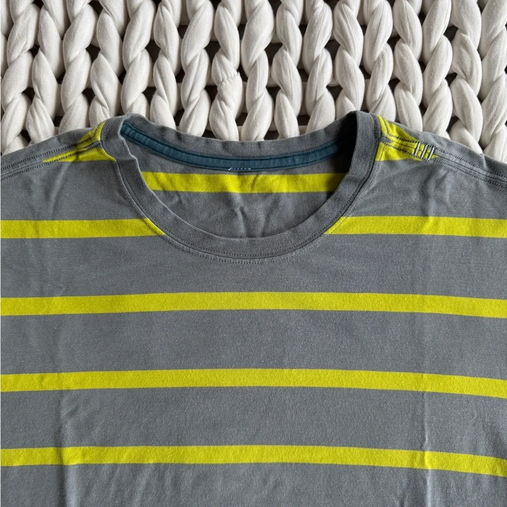 Lululemon 5 Year Basic Tee Gray and Yellow Striped Short Sleeve T-shirt NWOT - Picture 2 of 4